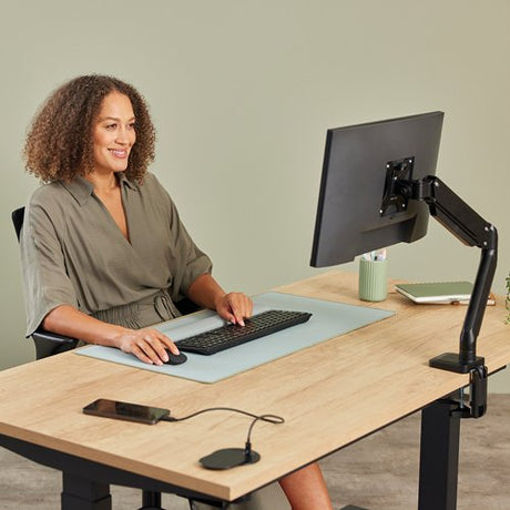 EAN 0043859806768 - Fellowes 100137177 base múltiple 2 m 1 salidas AC Interior Negro imagen 3