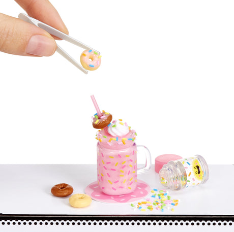 EAN 35051546825 - Miniverse Make It Mini Foods: Diner in PDQ Series 4 (Wave A) imagen 3