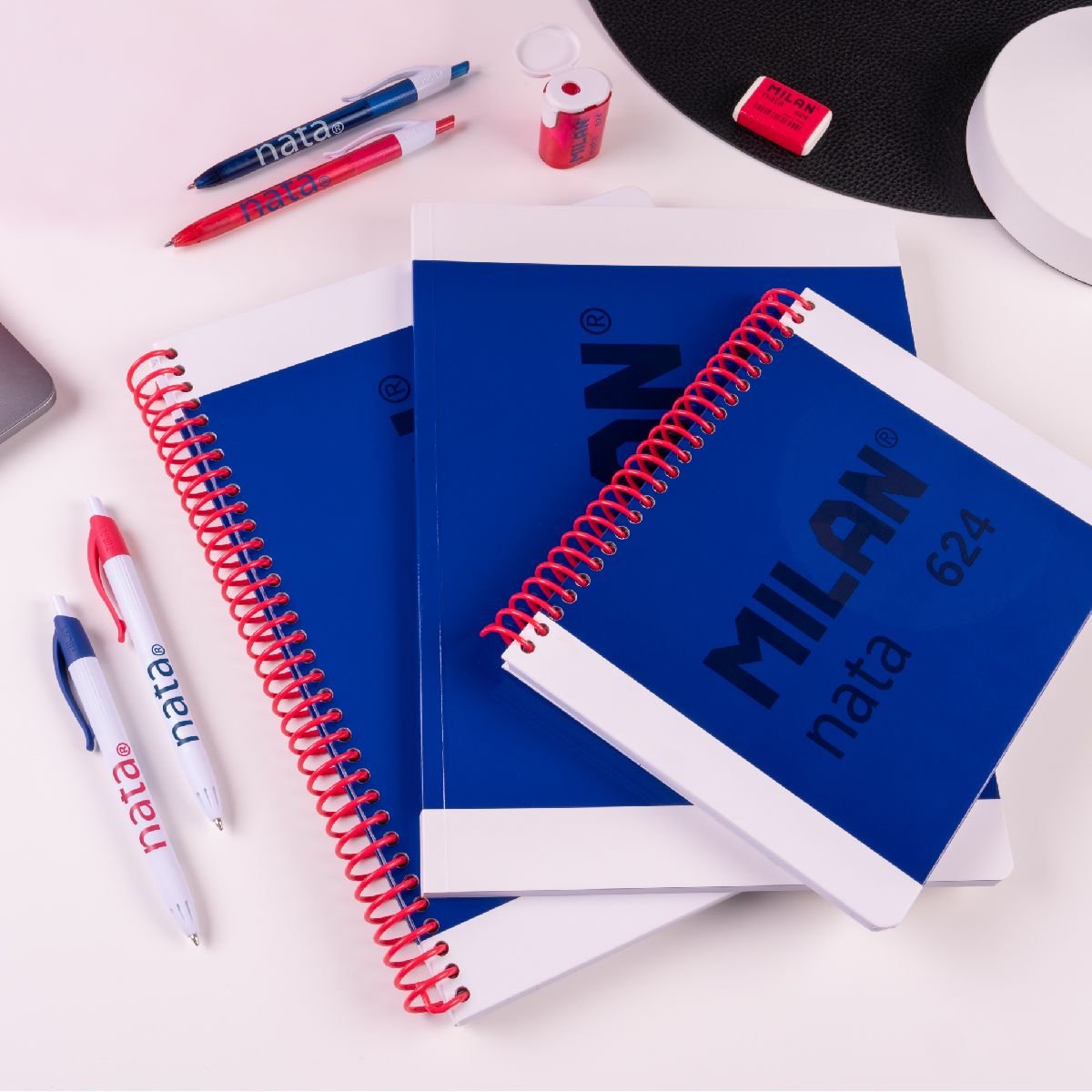 EAN 8411574109945 - Milan 57043E80B cuaderno y block A4 80 hojas Azul imagen 5