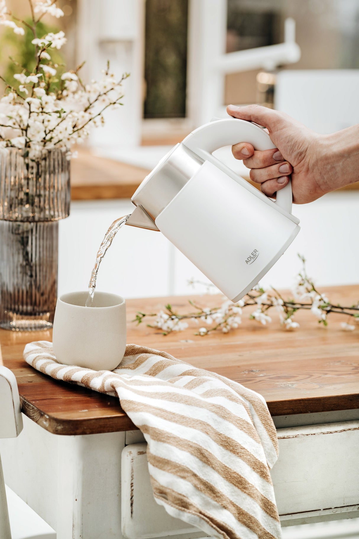Hervidor Electrico Adler Ad 1372 Blanco