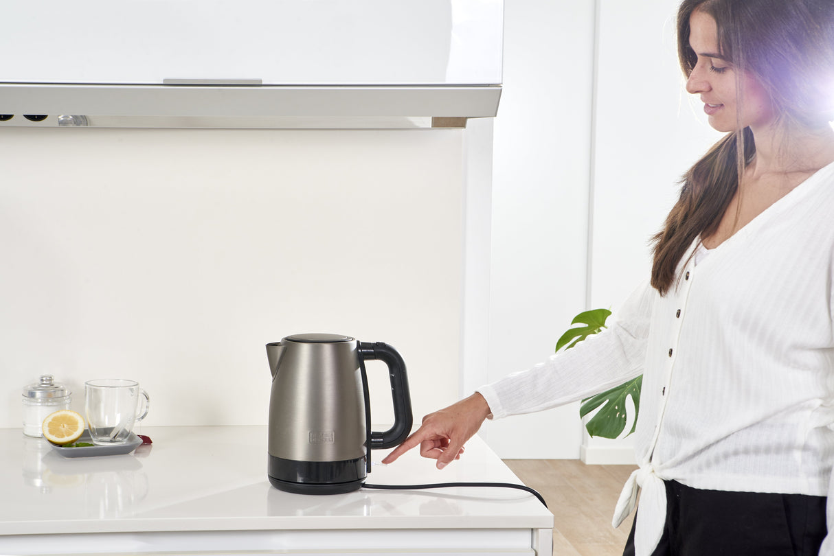Hervidor Inox Black+Decker 2200w Capacidad 1.7l Bxke2201e