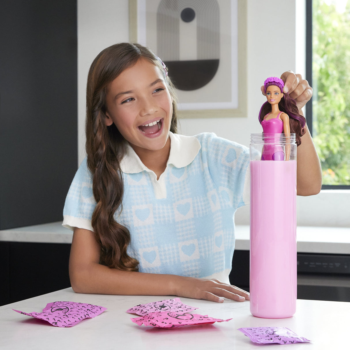 EAN 0194735178650 - Barbie Color Reveal HRK17 muñeca imagen 5
