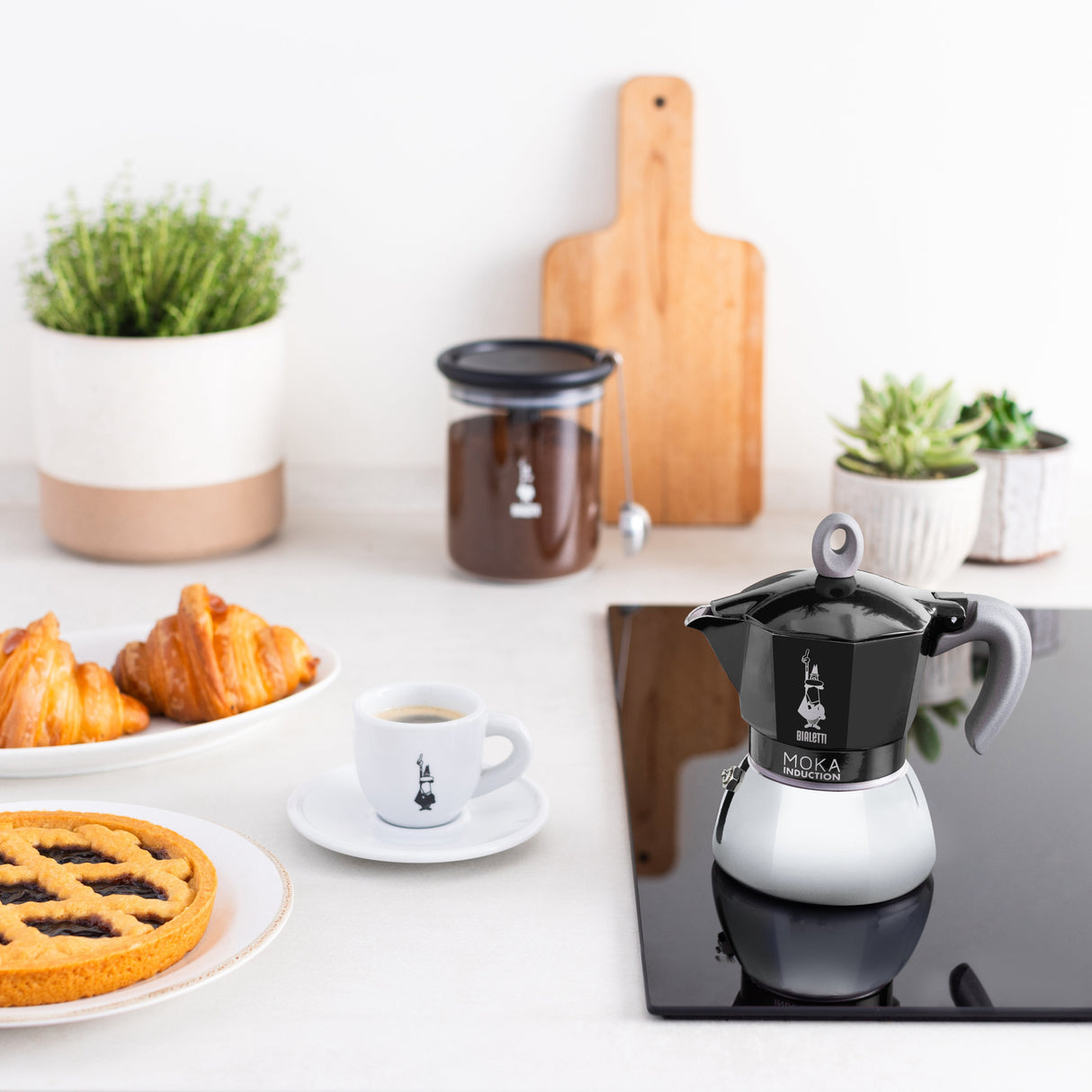EAN 8006363029100 - Bialetti Moka Induction Cafetera italiana 0,4 L Negro, Plata imagen 4
