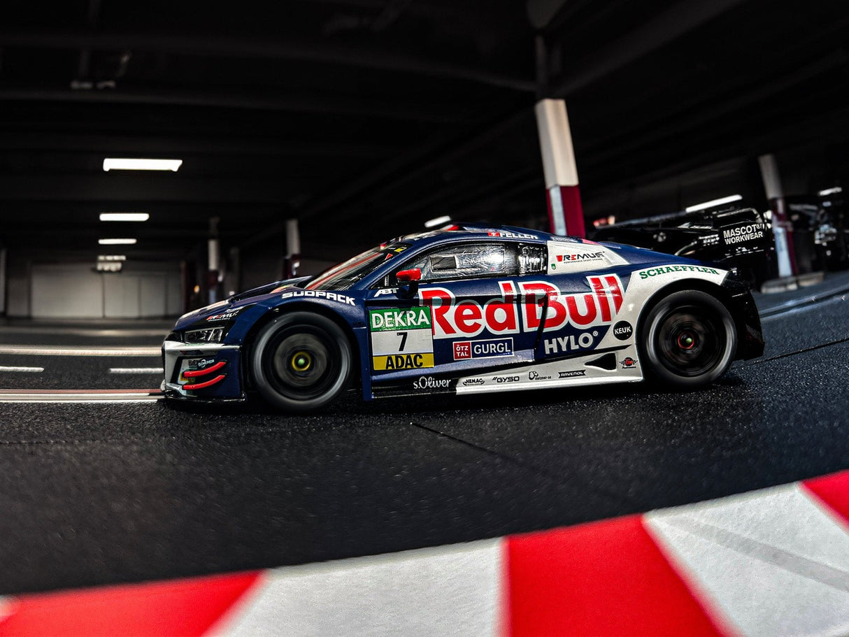 Carrera Digital 132     20032044 Audi R8 Lms Gt3  Red Bull  Dtm