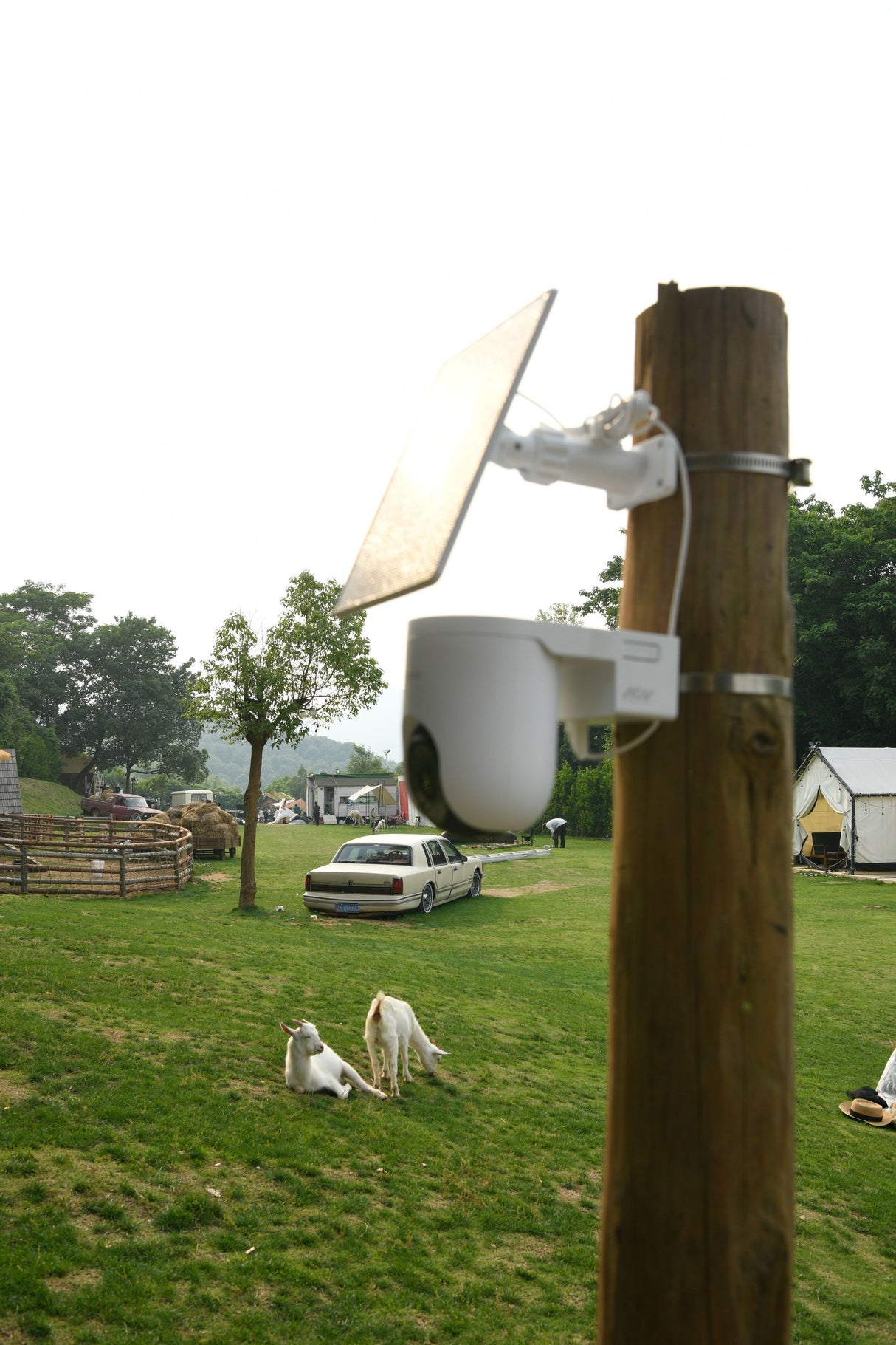 Ezviz Camara Wifi Exterior Hb8 2k+ 4mp Panoramica/Inclinacion Con Bateria