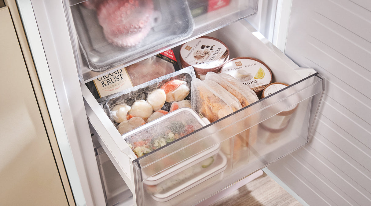 Cncq2t620dw Candy       Fridge