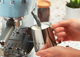 EAN 8017709324766 - Smeg ECF02PBEU cafetera eléctrica Manual Máquina espresso 1,1 L imagen 25