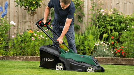 EAN 4059952658018 - Bosch AdvancedRotak Cortacésped de empuje a gasolina Batería Verde imagen 4