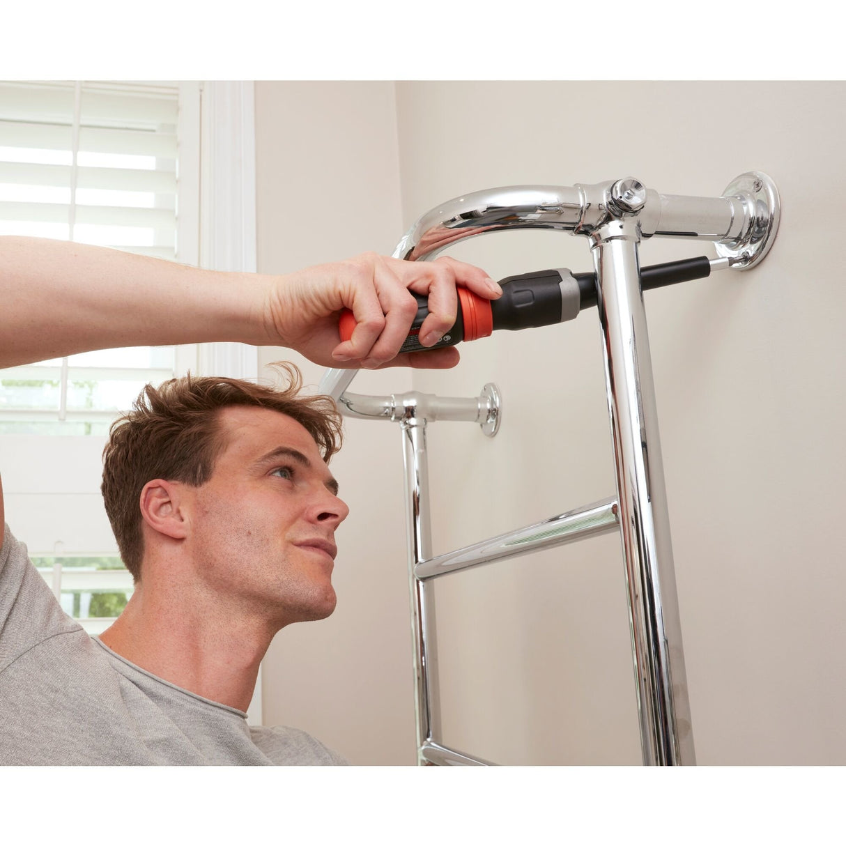 Black & Decker Bcf601c-Xj Atornillador 6v 5nm + 5 Puntas