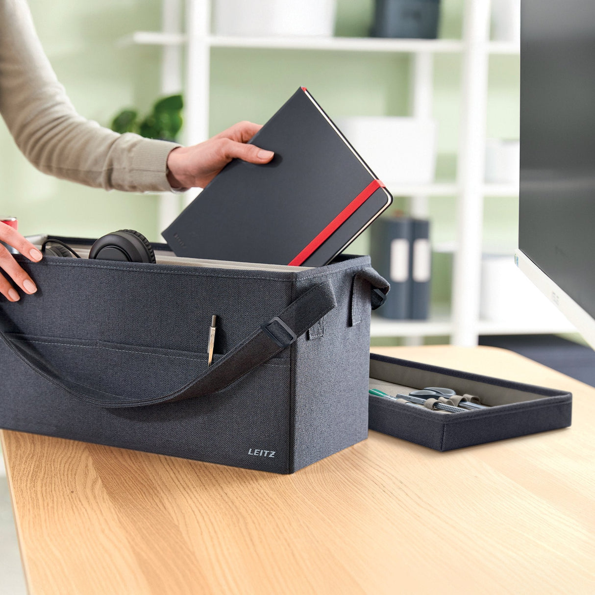 Leitz Desking Work Bag With Lid Gris 200x260x465 Wxhxd