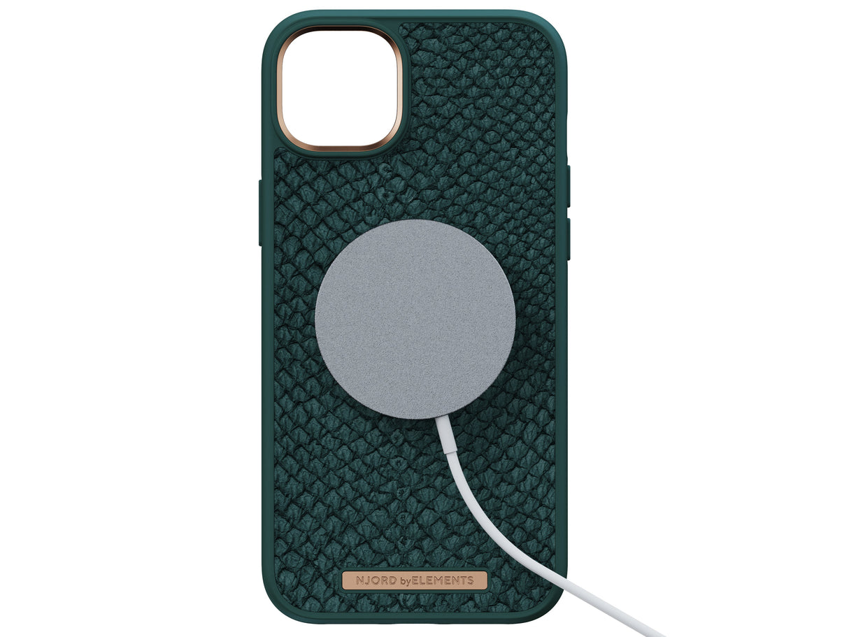 EAN 8720574620856 - Njord byELEMENTS Salmon Leather Magsafe funda para teléfono móvil 17 cm (6.7") Verde imagen 3