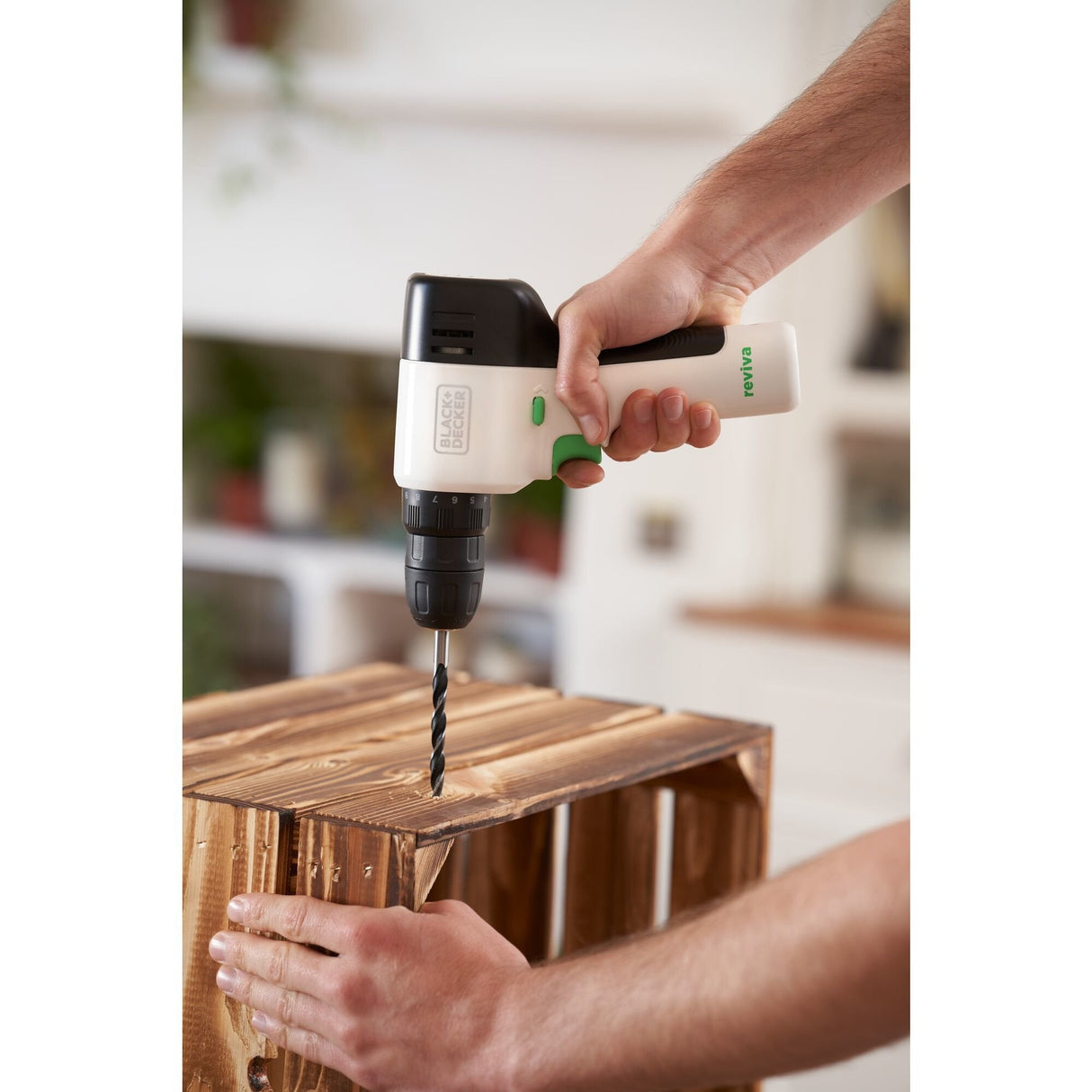 Taladro Atornillador A Batería Black+Decker Reviva, 12 Voltios Blanco/Negro, Batería De Ion De Litio Integrada 1,5 Ah Revdd12c-Qw