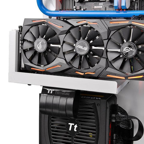 EAN 4717964406552 - Thermaltake AC-045-CN1OTN-C1 tarjeta y adaptador de interfaz Interno PCIe imagen 2