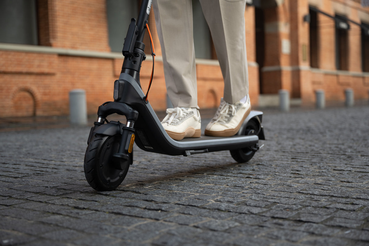 Patinete Electrico Ninebot By Segway E2 Plus E Ii 25 Kmh Negro