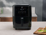 EAN 7333394032603 - Electrolux EAF7SB Sencillo 6,9 L Independiente 1700 W Freidora de aire caliente Negro imagen 7