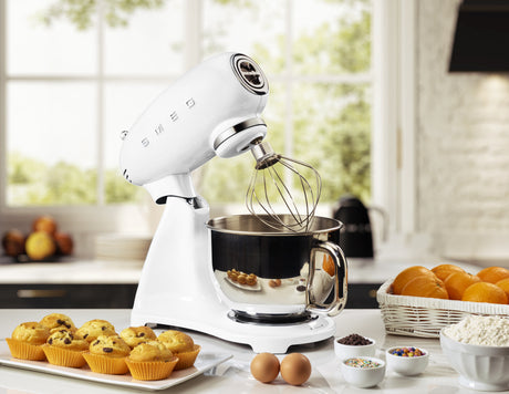 EAN 8017709277697 - Smeg SMF03WHEU batidora Batidora de varillas 800 W Blanco imagen 8