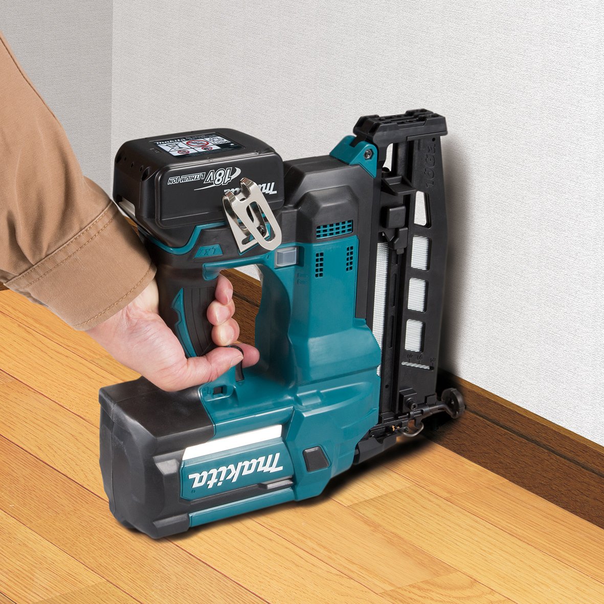 EAN 0088381852043 - Makita DBN600ZJ Akku-Nagler Pistola de clavos Batería imagen 2