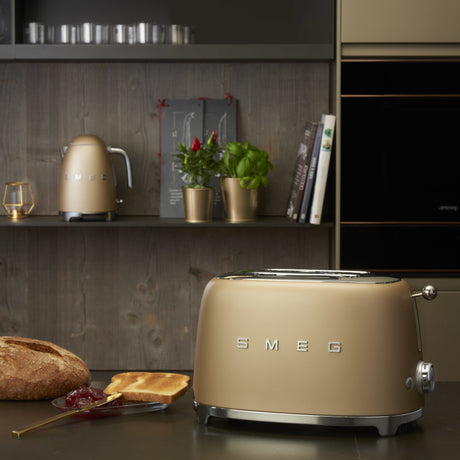 EAN 8017709290832 - Smeg TSF01CHMEU tostadora 6 2 rebanada(s) 950 W Oro imagen 10