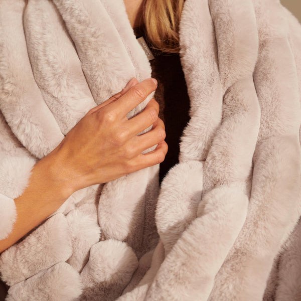 Duux Yentl Wrmedecke Striped Rabbit Faux Fur Gris (200x200)