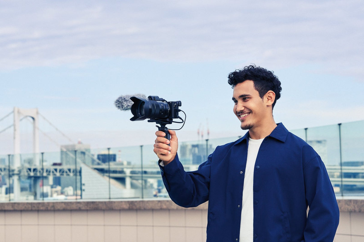 Sony Ilce-6400l CãMara Con Montura Tipo E Y Sensor Aps-C Cuerpo + Lente Zoom Potente De 16-50mm