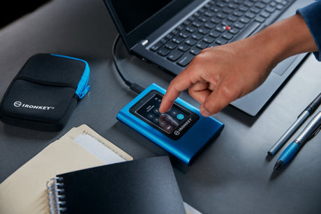 EAN 0740617328424 - Kingston Technology IronKey Vault Privacy 80 1,92 TB USB Tipo C 3.2 Gen 1 (3.1 Gen 1) Azul imagen 9