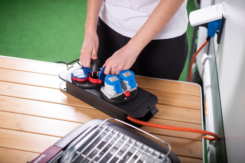 Brennenstuhl 1151600030 Base Múltiple 1,5 M 5 Salidas Ac Exterior Negro