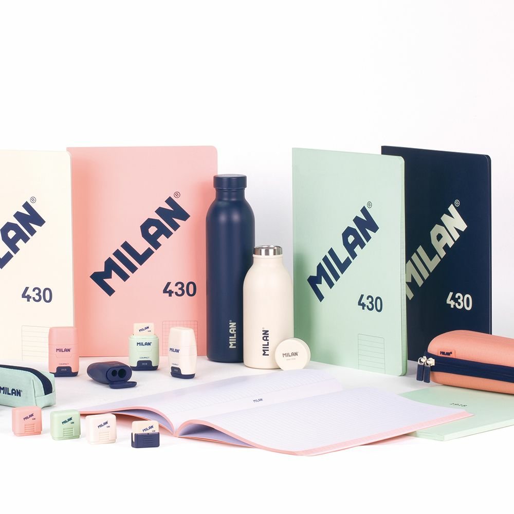 Milan Libreta Encolada Formato A4 Cuadricula 5x5mm - 48 Hojas De 95 Gr/M2 - Microperforado - Tapa Blanda - Color Verde