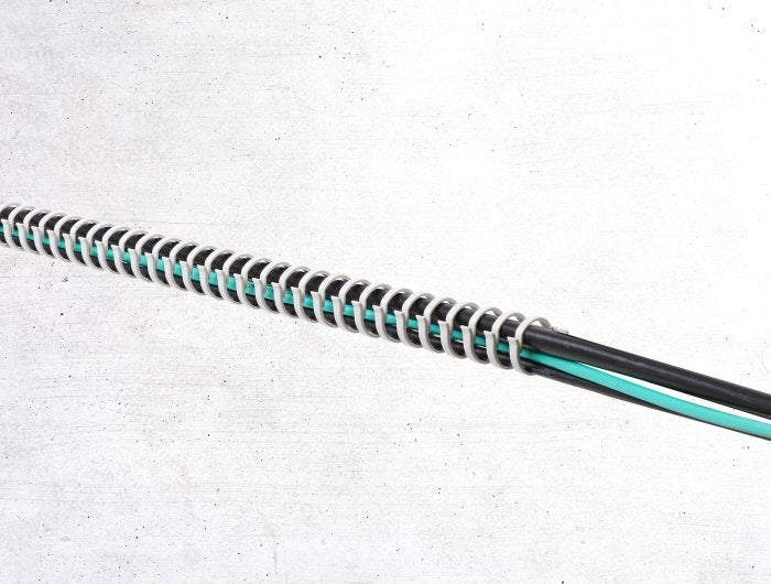 Delock Canaleta Para Cables Flexible Autoadhesivo Atornillable 25 X 26 Mm - Longitud 50 Cm Gris