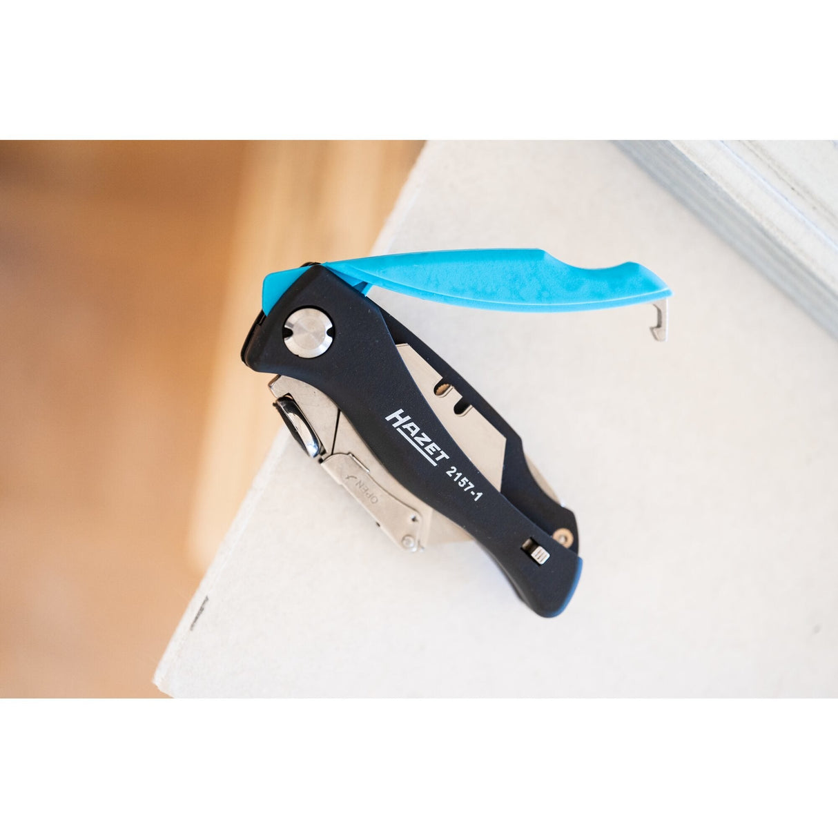 Navaja Hazet 2157-1 (Negro/Azul, Mango Cómodo De Abs Resistente A Golpes) 2157-1 2157-1