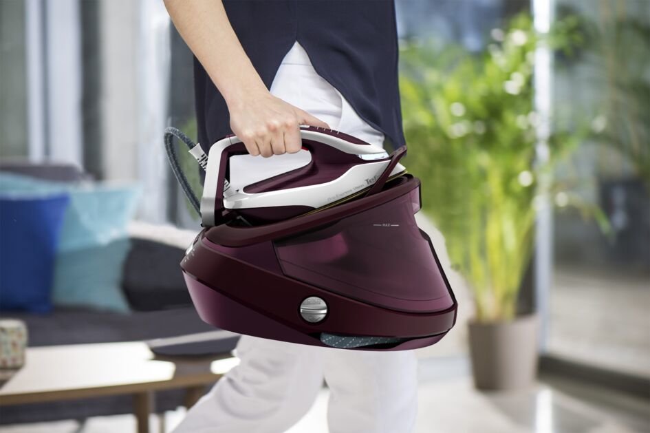 Estación Plancha  Tefal Pro Express Vision Gv9810e0  Al Vapor 3000 W 1,1 L Durilium Airglide Autoclean Soleplate Rojo, Blanco, Estación De Planchado A Vapor Berenjena/Blanco, 3000 W, 680 G/Min, Durilium Airglide Autoclean Soleplate, 8,3 Bar