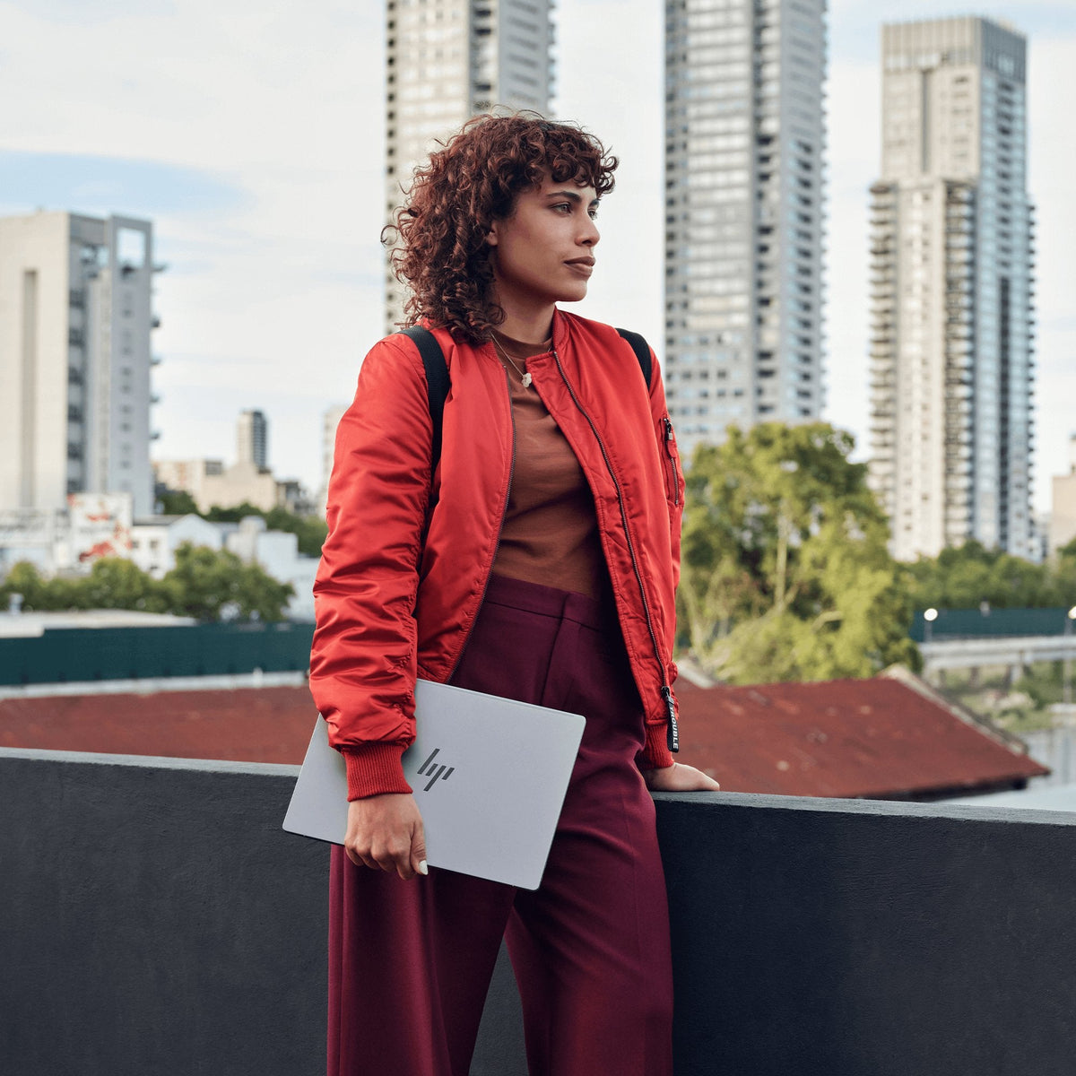 Portátil Hp Omnibook X 14-Fe0000ns Copilot+Pc, Snapdragon X Elite X1e-78-100, 16gb, 1tb Ssd, 14", W11 - Plata