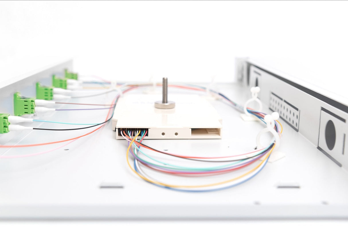 Caja De Empalme Fo, 1u, Equipada, 6x Lc Dx, Os2, Apc Incl. Casete De Empalme, Latiguillos De Colores, Acoplamientos