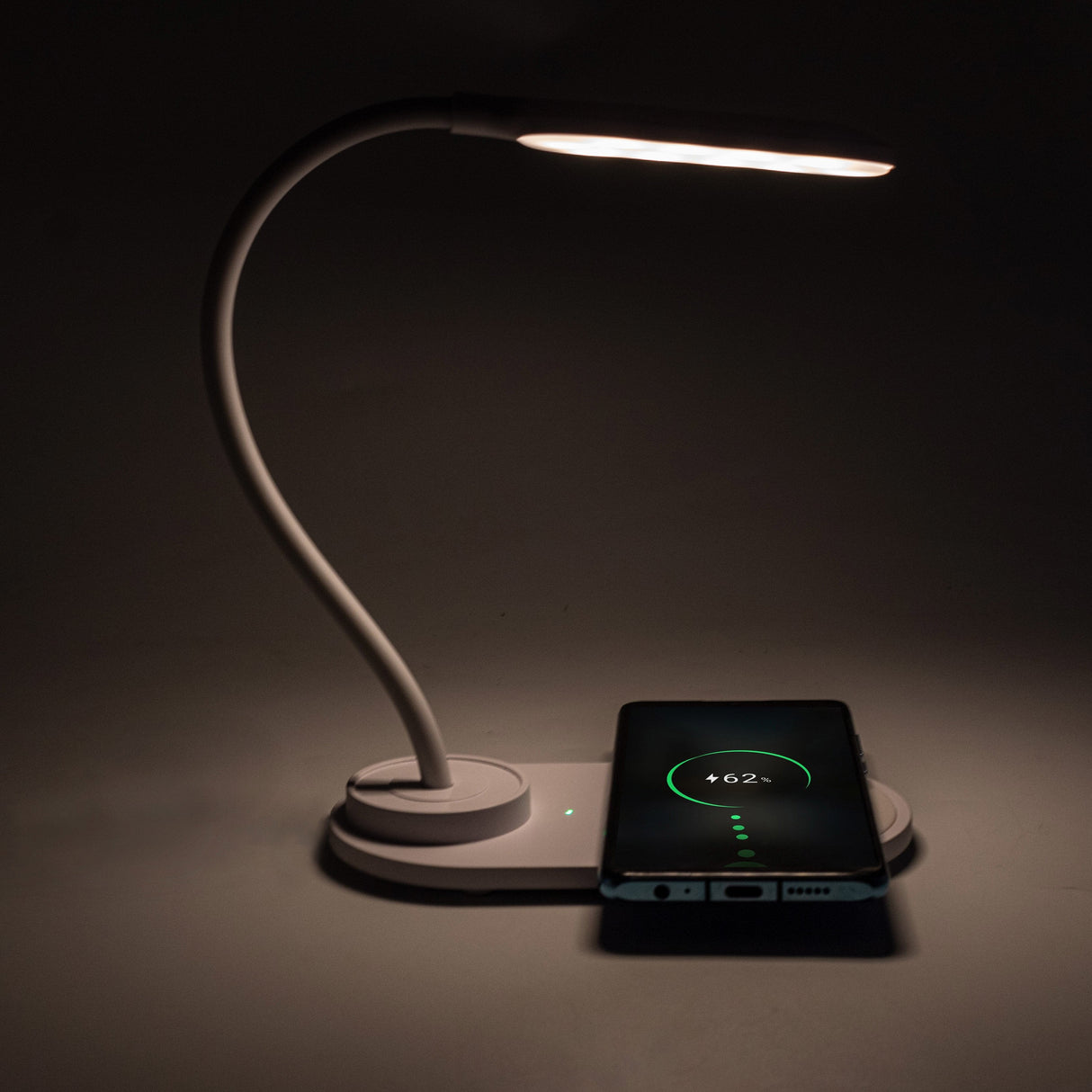 Lampara Led Denver Lqi - 55 Con Cargador De Movil Inalambrico - 3 Tonos De Luz