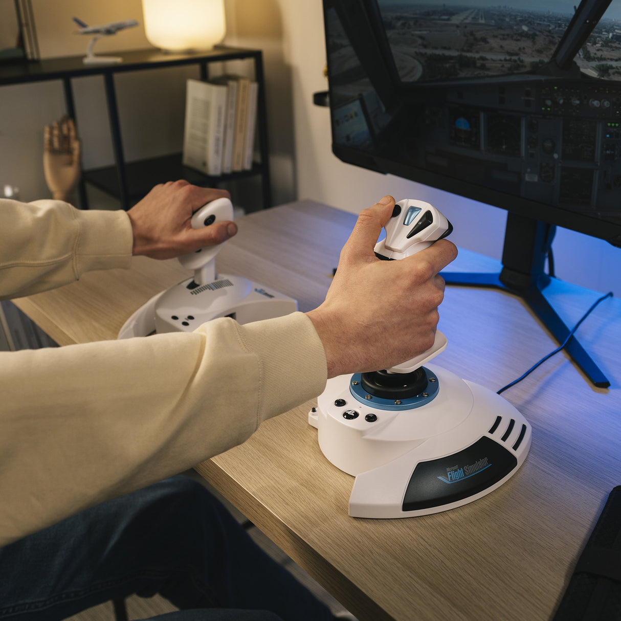 EAN 3362934113575 - Thrustmaster T.Flight Hotas 5 Microsoft Flight Simulator Edition Blanco USB Simulador de Vuelo Digital PC imagen 18