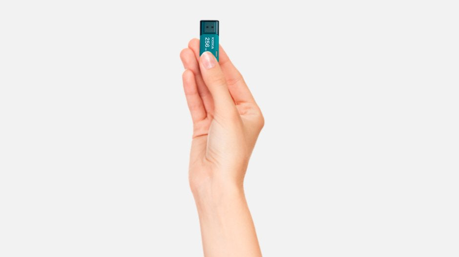 EAN 4582563855311 - Kioxia LU301L064GG4 unidad flash USB 64 GB USB tipo A 3.2 Gen 1 (3.1 Gen 1) Azul imagen 2