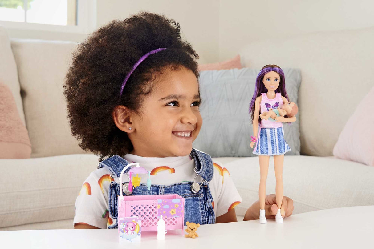 EAN 0194735098262 - Barbie Skipper Babysitters Inc. HJY33 muñeca imagen 2