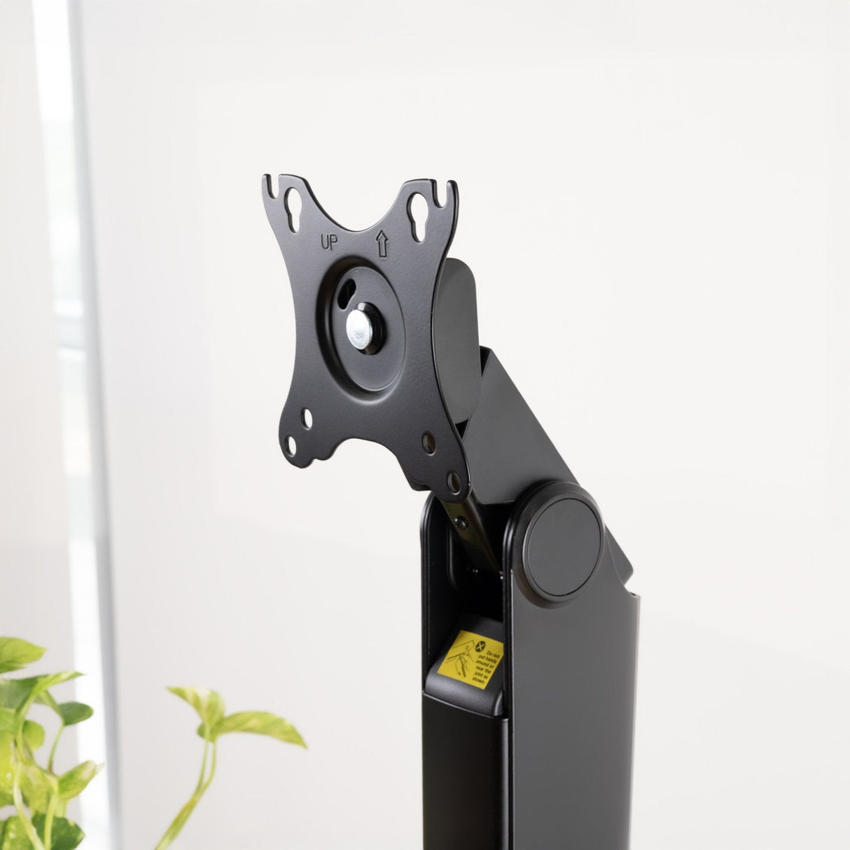 Soporte De Mesa Para Monitor Tooq Db1741tn-B Giratorio Inclinable Hasta 8kg