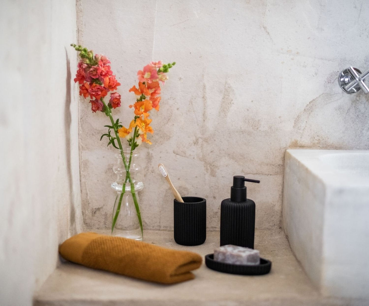 Dispensador Resina Negro Mate Ø7x16cm Andrea House