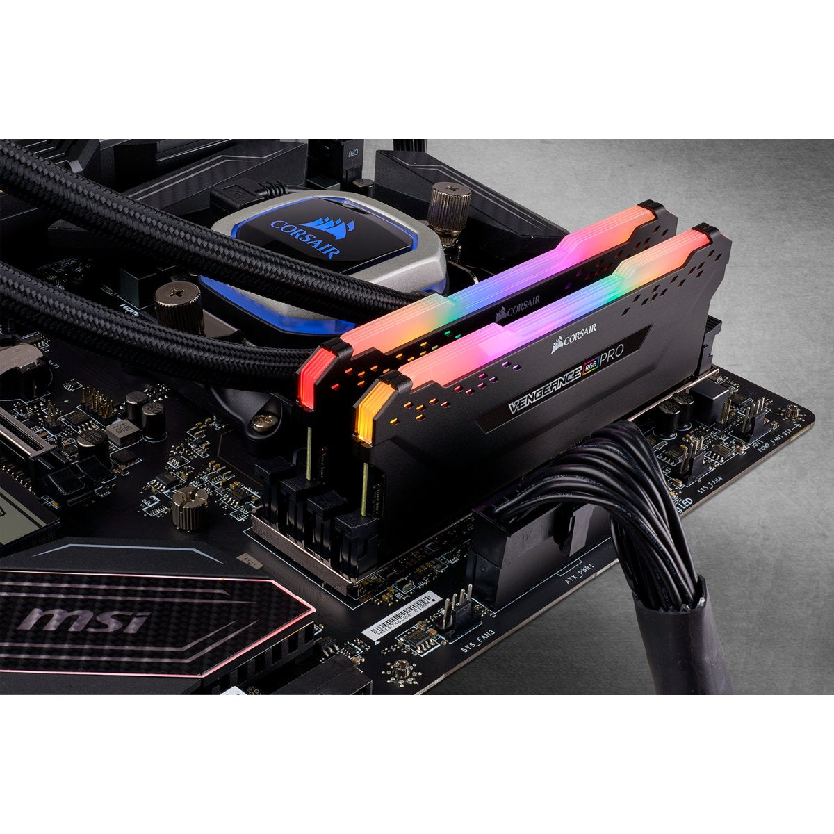 EAN 840006620785 - Corsair Vengeance RGB Pro CMW64GX4M2D3600C18 módulo de memoria 64 GB 2 x 32 GB DDR4 288-pin DIMM imagen 4