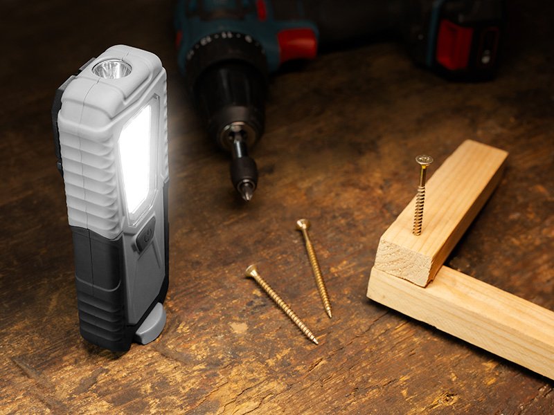 Tracer Base Led 3+1w Workshop Flashlight