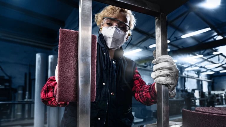 Bosch Professional Rollo De Fieltro Expert N880 Muy Fino A, 100 Mm X 10 M, Hoja De Lija Roja, Rollo De 10 Metros, Para Lijado A Mano 2608901224