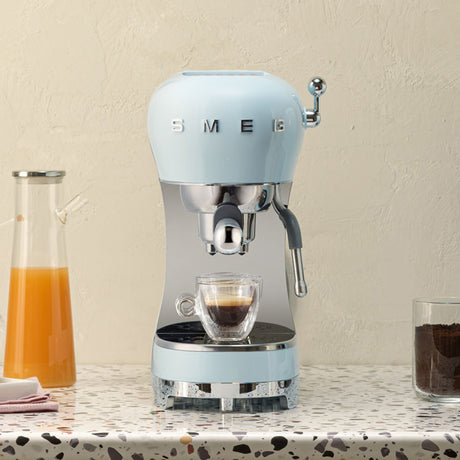 EAN 8017709324766 - Smeg ECF02PBEU cafetera eléctrica Manual Máquina espresso 1,1 L imagen 16