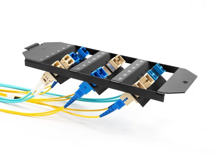 Delock Lwl Halterung Für Bodentank 18 Port Für Sc Simplex   Lc Duplex Kupplungen Schwarz