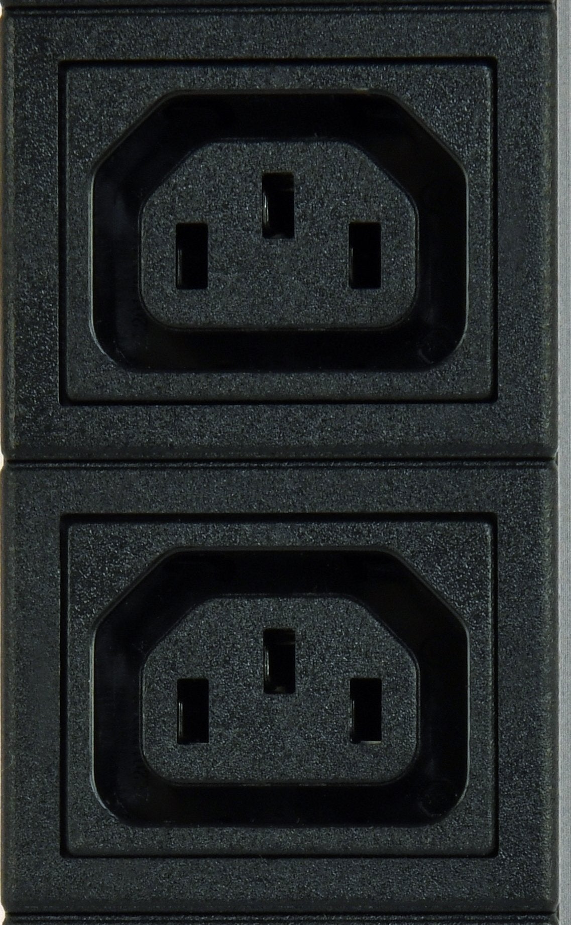 EAN 8716309127202 - Gembird Power Distribution Unit PDU 10pcs C13 Sockets 1U 16A C19 Plug 2m Cable imagen 5