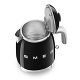 EAN 8017709302184 - Smeg KLF05BLEU tetera eléctrica 0,8 L 1400 W Negro imagen 11