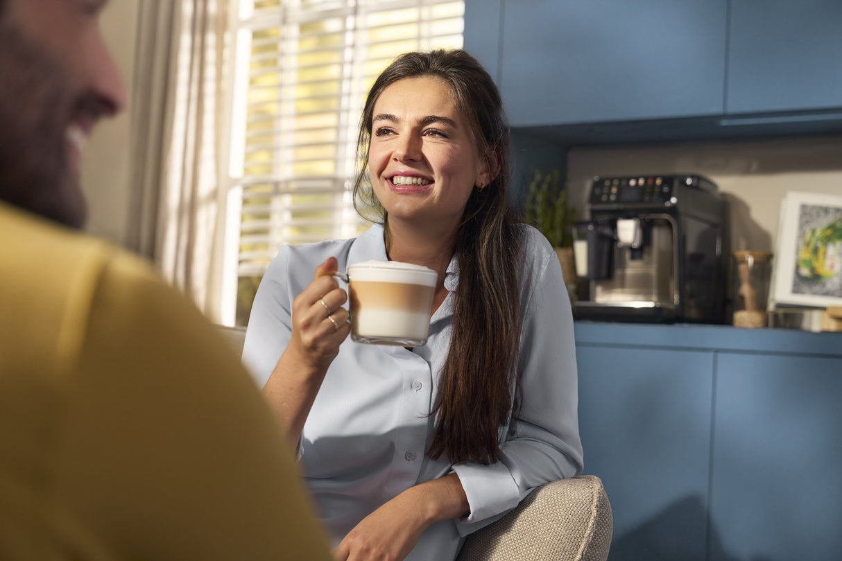 EAN 8710103886037 - Philips 2200 series EP2230/10 cafetera eléctrica Totalmente automática Máquina espresso 1,8 L imagen 5