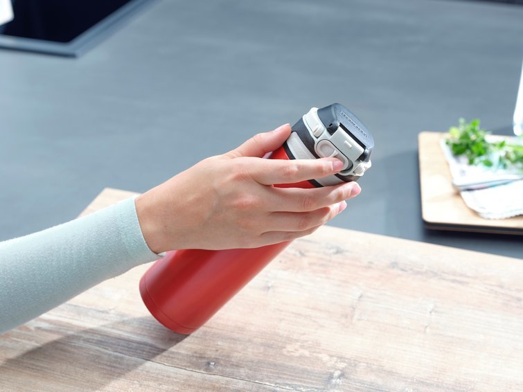 Leifheit 03273 Taza De Viaje 600 Ml Negro, Rojo Acero Inoxidable