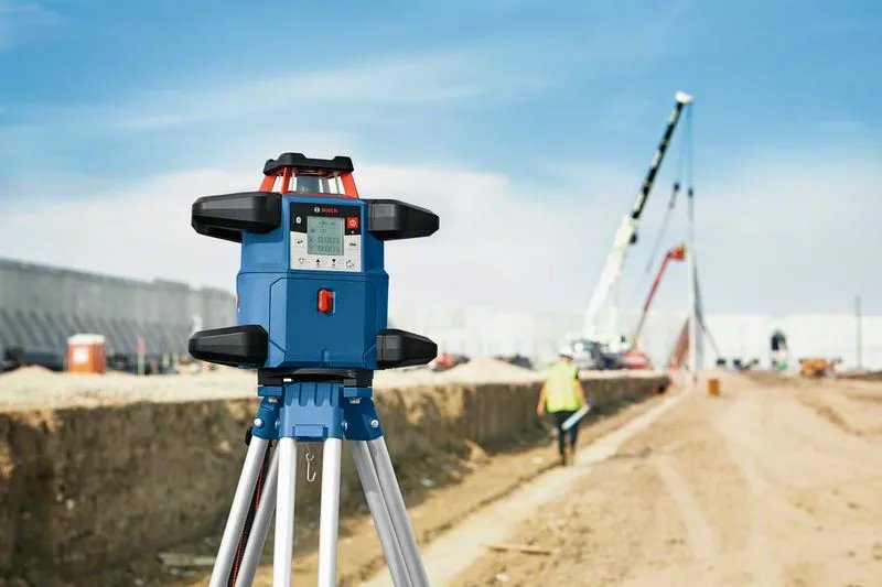 Láser Giratorio Inalámbrico Bosch Professional Grl 600 Chv Professional, 18 Voltios, Con Trípode De Construcción Azul, Batería Procore18v 4,0 Ah, Maletín, Línea Láser Roja 06159940p5