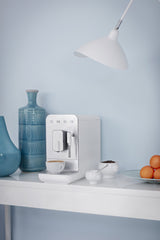 EAN 8017709334932 - Smeg BCC12WHMEU cafetera eléctrica Máquina espresso 1,4 L imagen 28