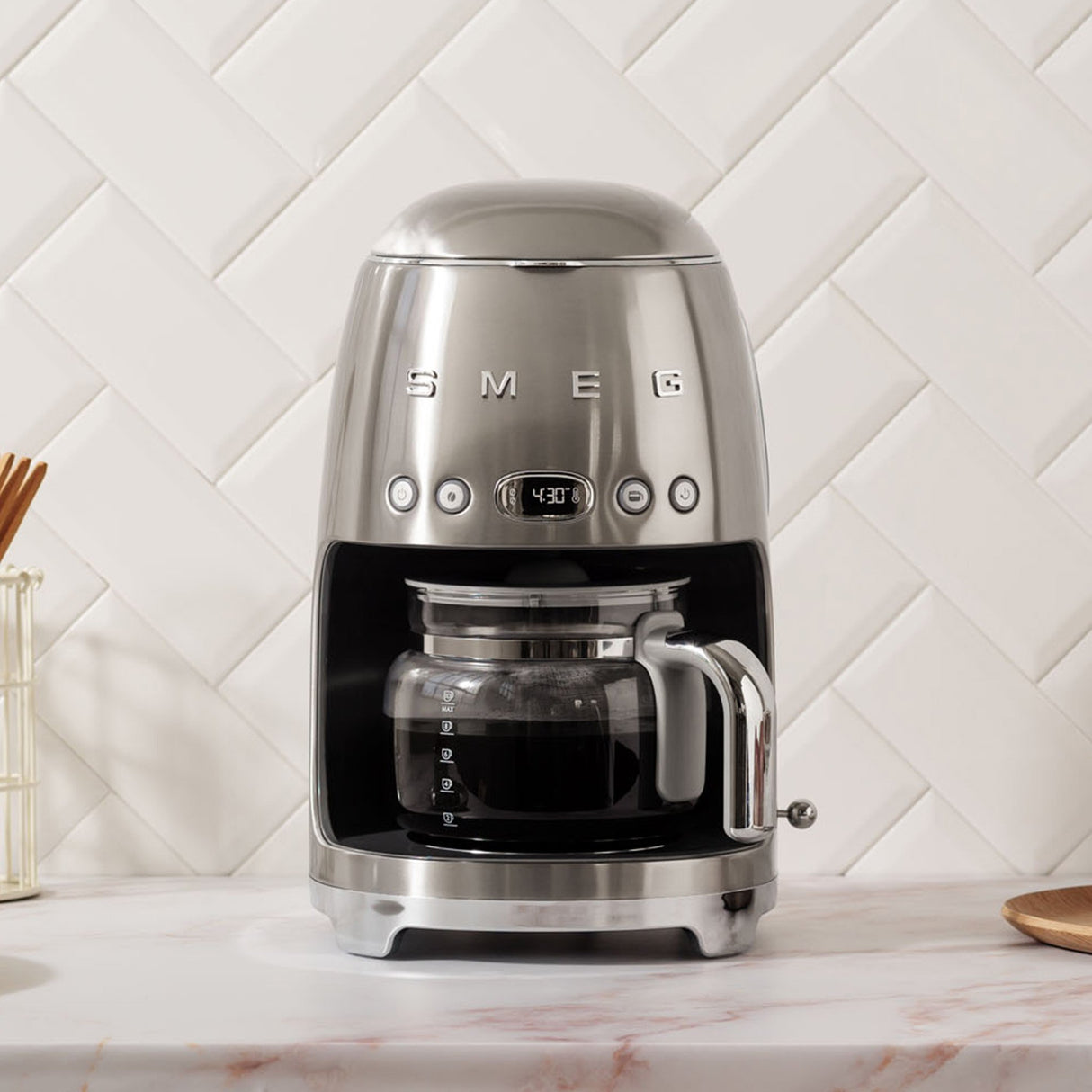 EAN 8017709280543 - Smeg DCF02SSEU cafetera eléctrica Totalmente automática Cafetera de filtro 1,4 L imagen 7